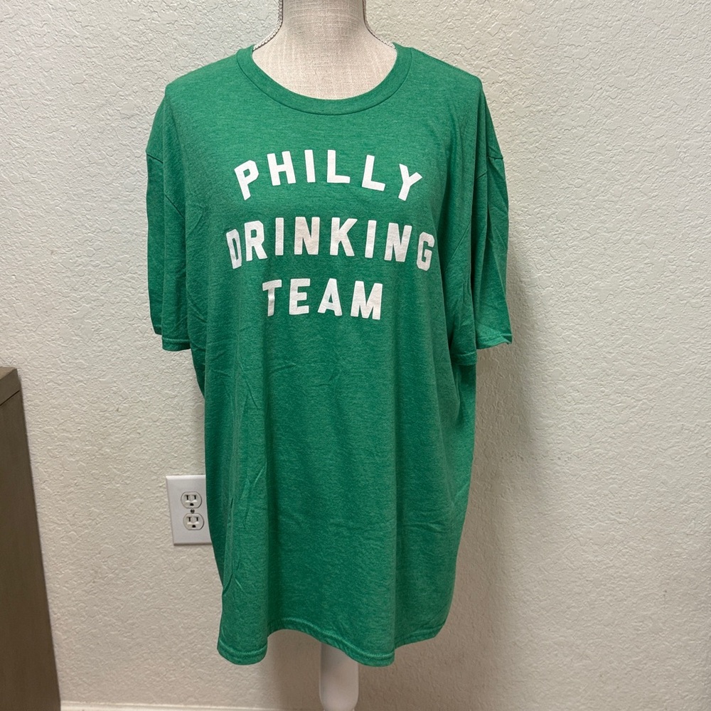 PHILLY DRINKING TEAM Men's Green T-Shirt - Picture 15 of 15